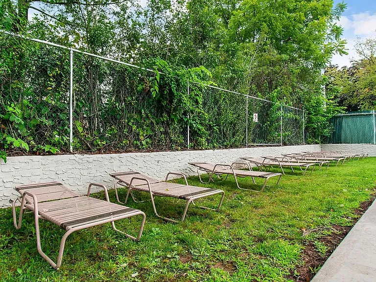 1630 Forest Hill Rd — Photo 30