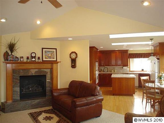3rd image of 3144 NW Buttercup Dr