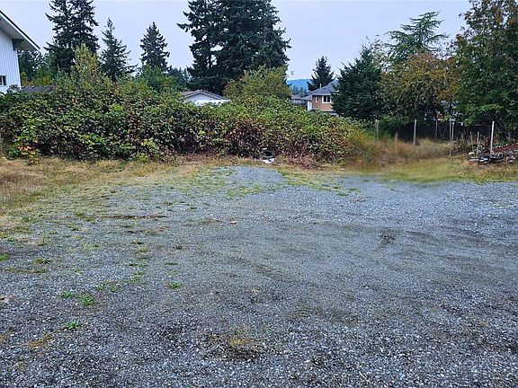 4th image of 1756 Meredith Rd