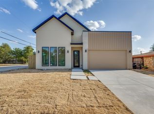 922 Claude St, Dallas, TX 75203