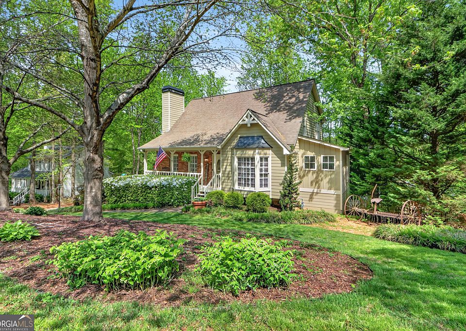 1st image of 2644 Forest Glen Dr NE