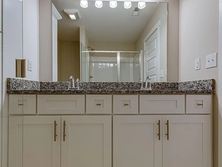 1052 Wells Way — Photo 14