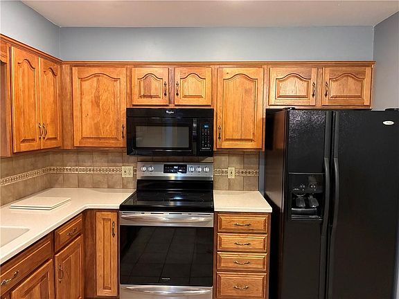 3rd image of 9608 W 93rd St