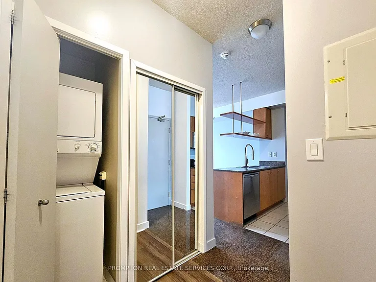 9 Spadina Ave #709 — Photo 6