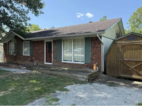 8229 Ray Dr, Ashland, KY 41102