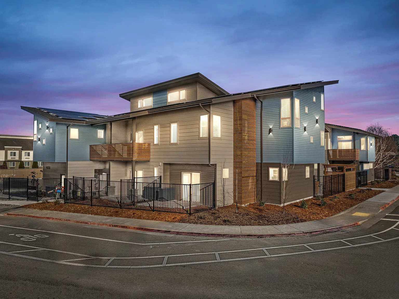 1 bed, 696 sqft, $1,425 — Photo 1