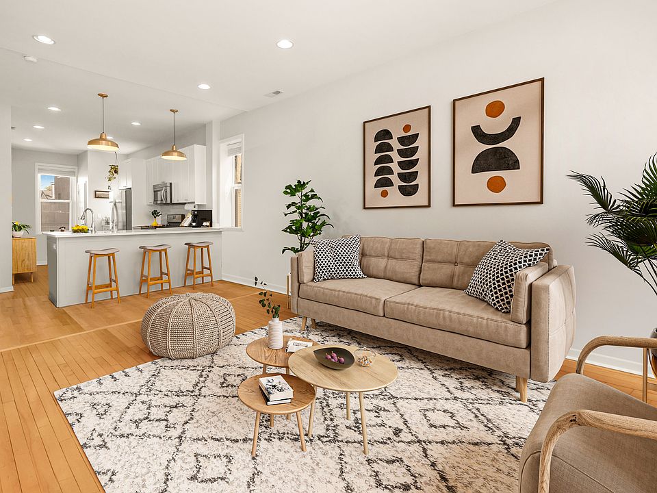 1st image of 2065 N Leavitt St #2