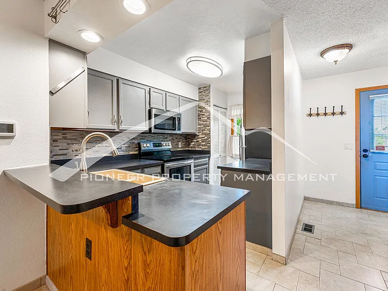 9742 W Cornell Pl — Photo 6