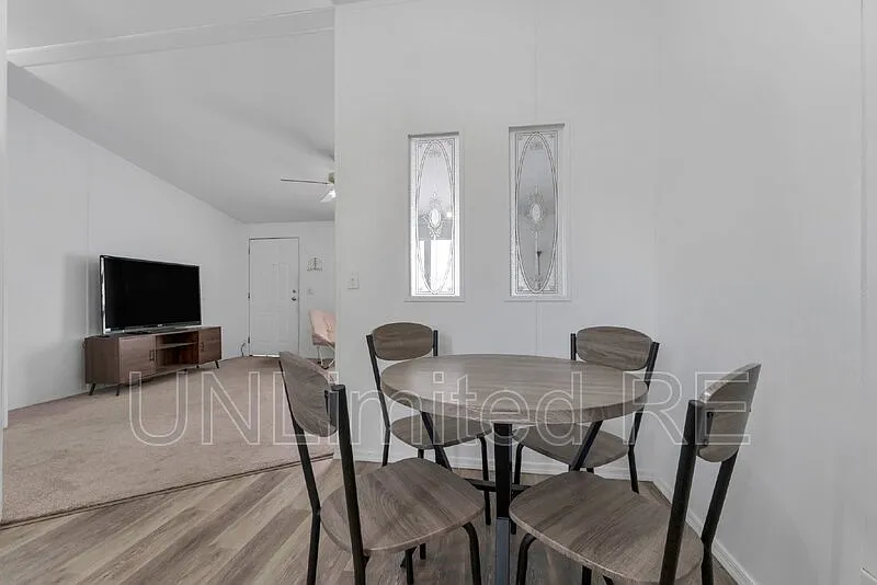 3 bed, 2.0 bath, 960 sqft, $1,999 — Photo 3