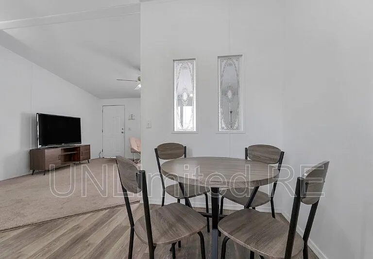 766 E Zuni Dr — Photo 8