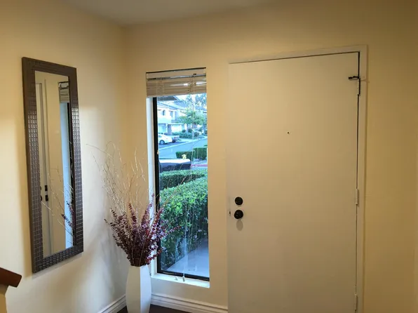 618 Artisan Rd, Thousand Oaks, CA 91320