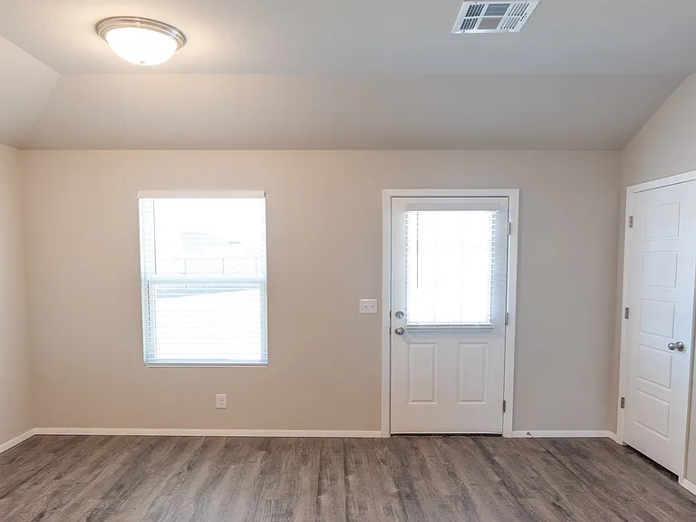 2020 S 14th St — Photo 12