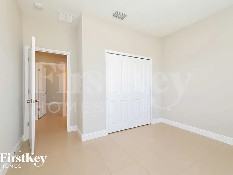 650 Hudson Valley Dr — Photo 15