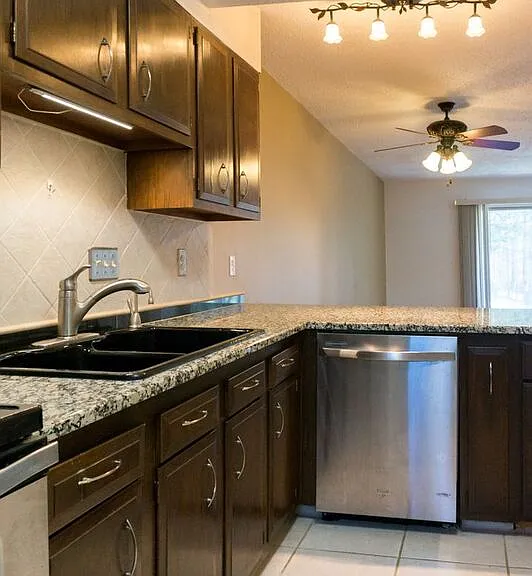 137 Colony Dr — Photo 8