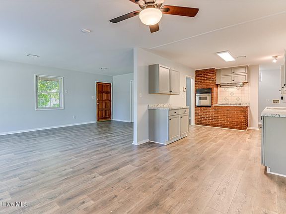5th image of 2236 Darlington Drive