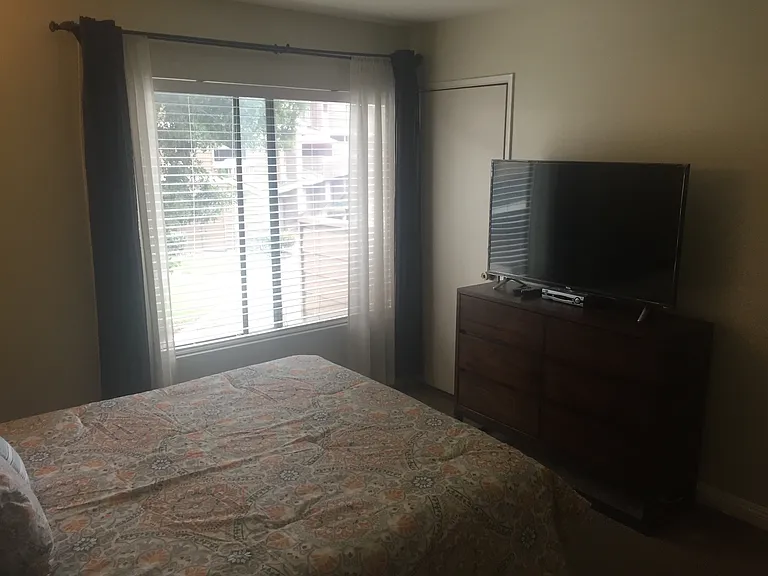 8610 Meadow Brook Ave #E — Photo 42