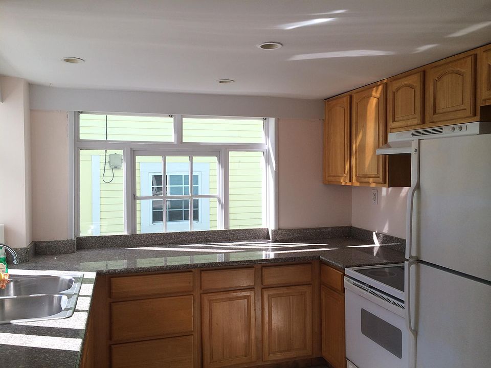 1st image of 2661 Lepage St