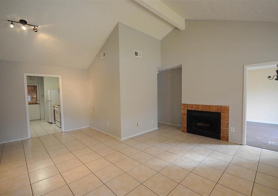 1st image of 3727 Meadow Place Dr