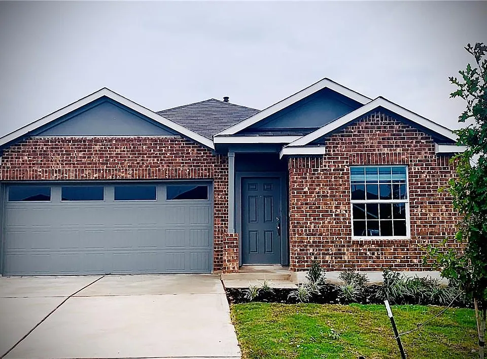 341 Escondido Cir
