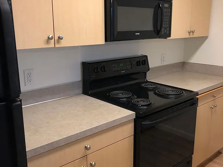 Falcon Ridge Apartments — Photo 10