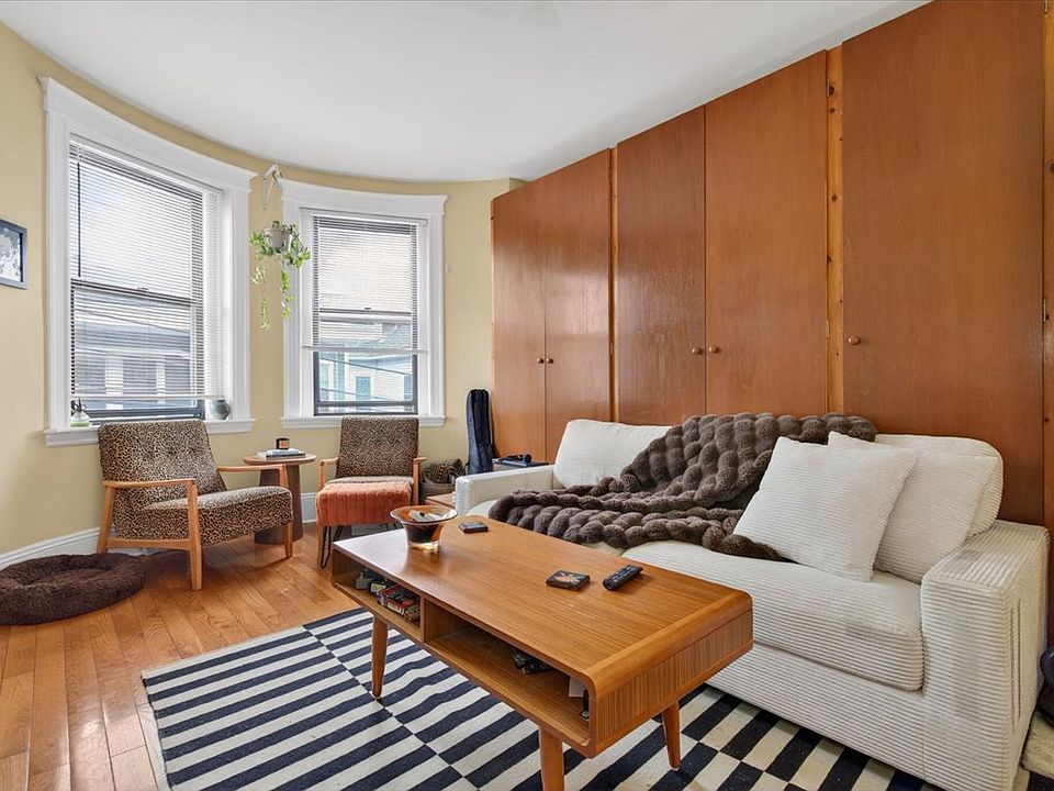 1st image of 19-6 Royal St