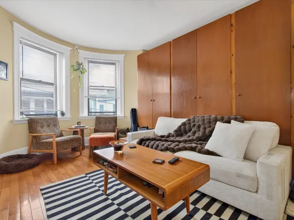 19-6 Royal St, Allston, MA 02134