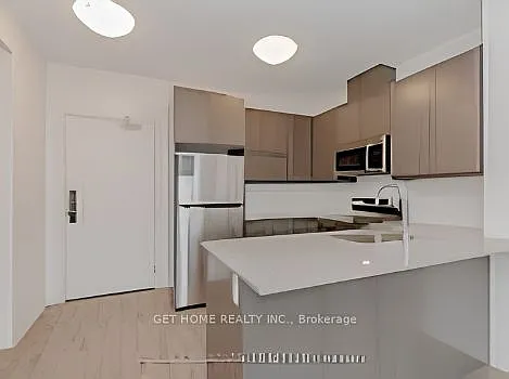 95 Dundas St W #303 — Photo 13