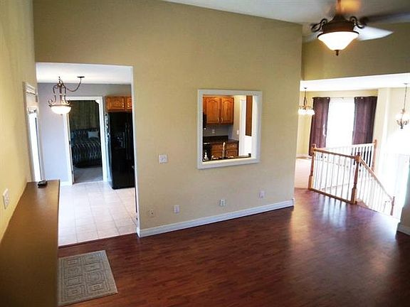 5th image of 205 Spurgeon Dr