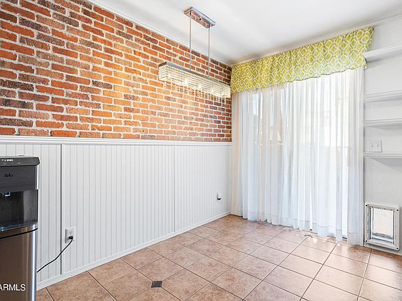 5th image of 921 W UNIVERSITY Drive #1008