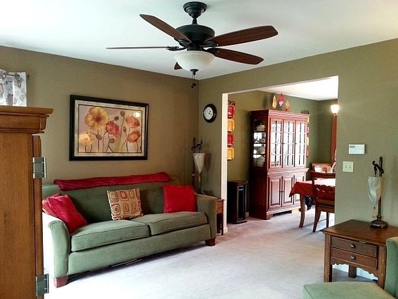 3rd image of 6435 Peters Ln