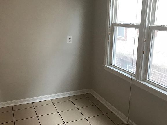 Sunny eat in dining area