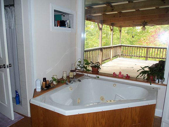 Master Bath & Rear Deck