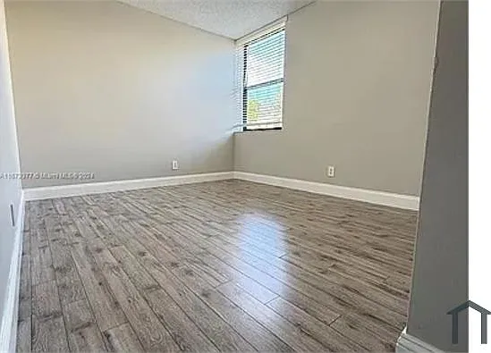 20401 NE 30th Ave #306 — Photo 8