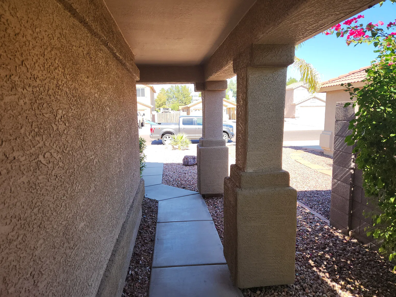 3 bed, 1301 sqft, $2,195 — Photo 4