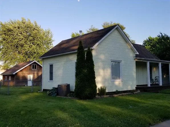318 N Main St, Hanna City, IL 61536