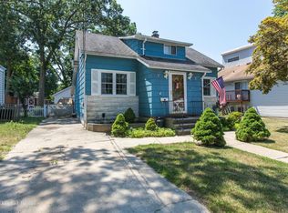 16 Cedar St, Islip, NY 11751