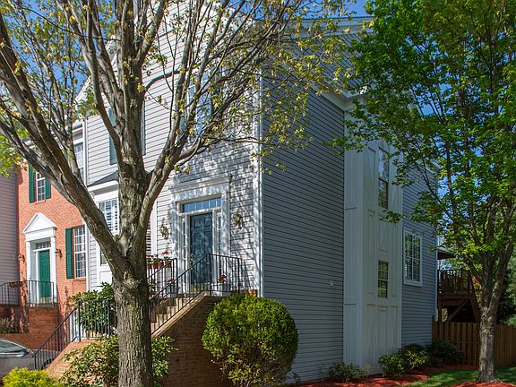 4th image of 1 Vanderbilt Ct