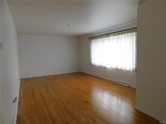 4th image of 2707 Stonewood Dr