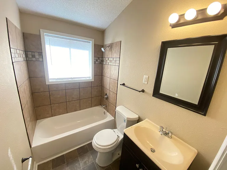 2267 Pueblo Ave — Photo 3