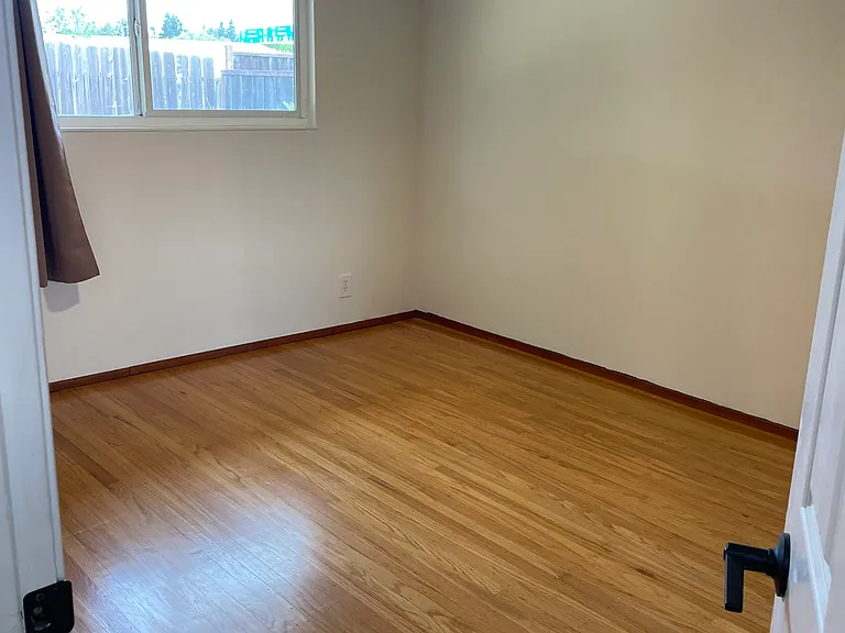 1301 Brookview Dr — Photo 15