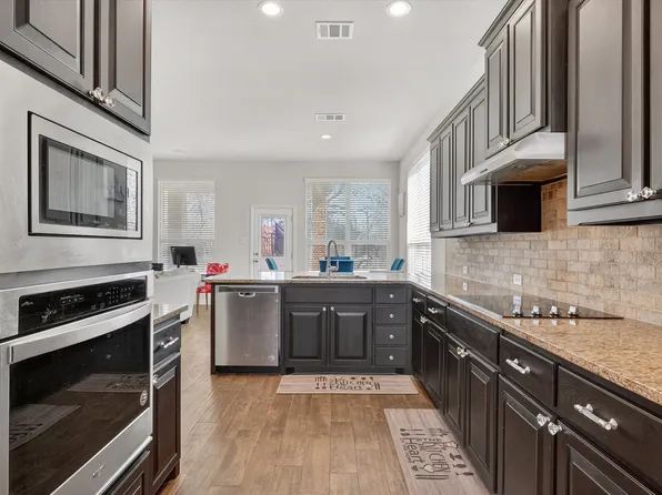 7815 Kettle Creek Dr, Arlington, TX 76001