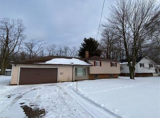 853 Belwood Dr, Highland Heights, OH 44143