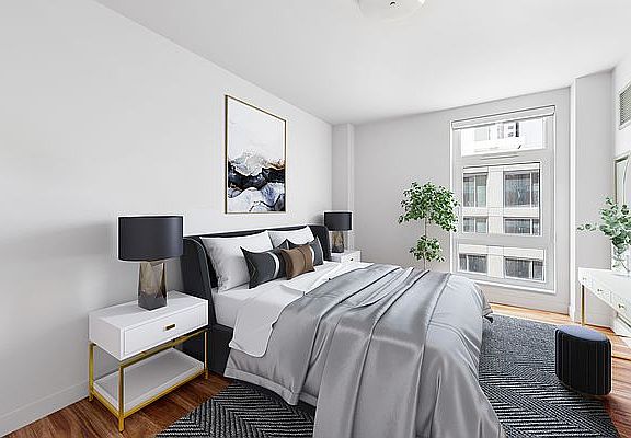 4th image of 440 Washington St APT 804
