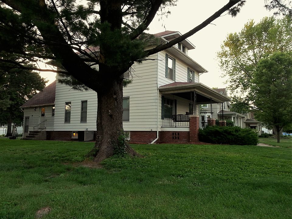 1st image of 1126 Willard St