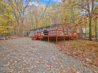 182 Robin Way, Lackawaxen, PA 18435