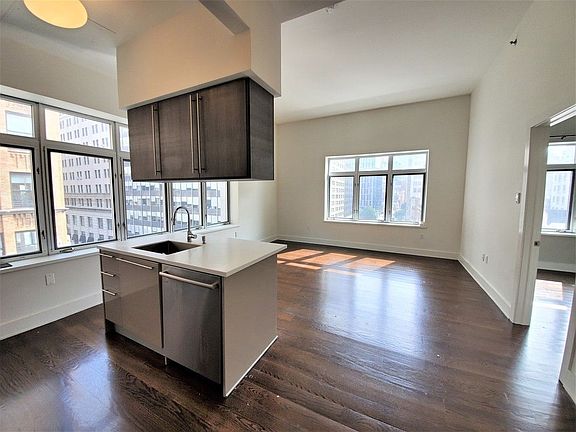 4th image of 76 Court St #5R