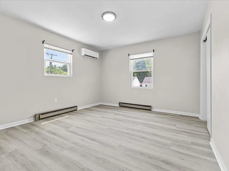 713 Bibb St NE — Photo 16