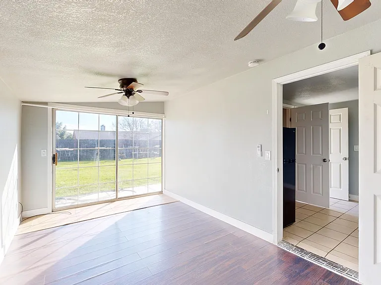 1614 Clinton Rd #B — Photo 3
