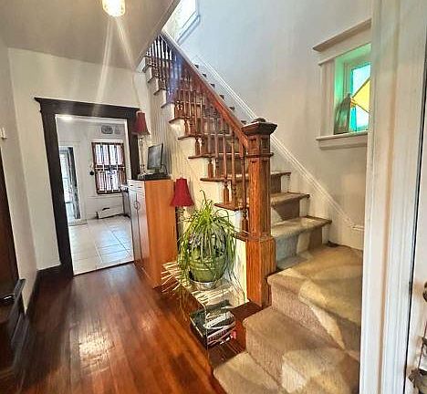 2nd image of 32 Herbert Ave