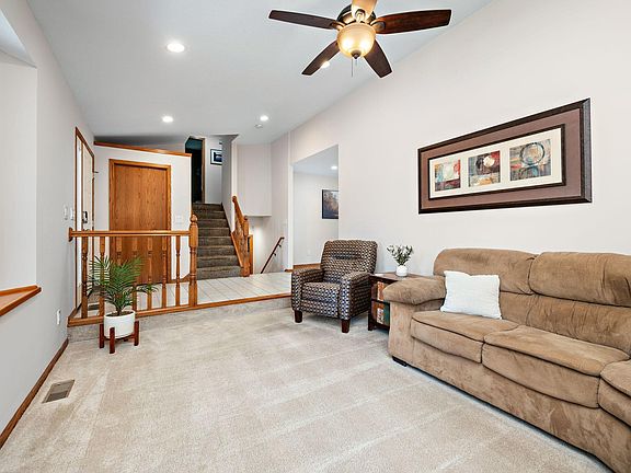 5th image of 3352 132nd Cir NW